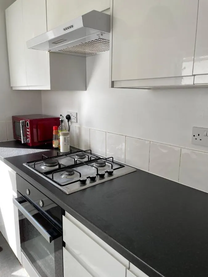 Cozy 3 Bedrooms Home Off Mill Road Sleep Cambridge  Apartment